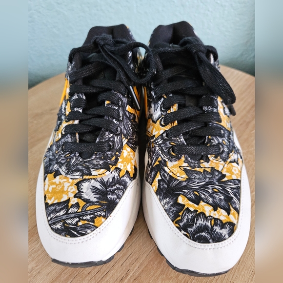 Nike | Air Max 1 Tropical Floral Sneakers - Picture 3 of 10